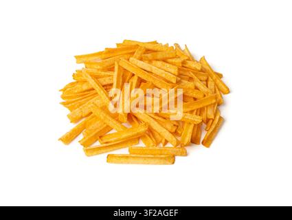 Frittierte Chips-Stäbchen isoliert, Finger-Potato-Chips, goldener Pommes-Anteil, Pommes frites, gerösteter Kartoffelberg, Frites auf weißem Hintergrund Stockfoto