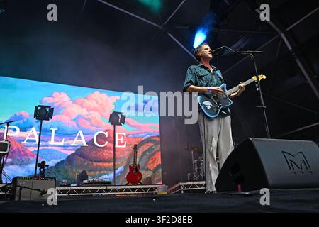 UK. 17. Juli 2026. LONDON, ENGLAND - 17. JULI: Leo Wyndham von ‚Palace‘ tritt während der Somerset House Series am 17. Juli 2026 im Somerset House in London, England, auf.CAP/MAR © MAR/Capital Pictures Credit: Capital Pictures/Alamy Live News Stockfoto
