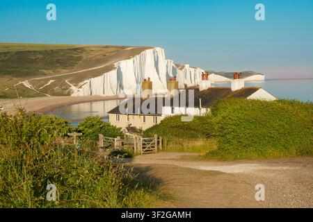 Küstenwachen-Häuser, Cuckmere Haven, Seaford, East Sussex, England. Stockfoto