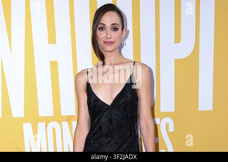 MANHATTAN, NEW YORK CITY, NEW YORK, USA - 13. JULI: Emmy Rossum trägt Giuseppe Zanotti Intriigo Zoe 105 Schuhe und kommt zur Eröffnungsnacht von 'The Whoopi Monologues' im Mitzi E. Newhouse Theater am Lincoln Center for the Performing Arts im Lincoln Center am 13. Juli 2026 in Manhattan, New York City, New York, Vereinigte Staaten. (Foto von Image Press Agency) Stockfoto