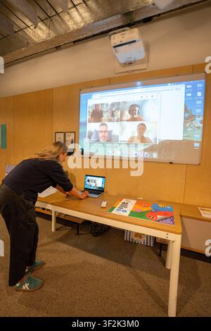 Mitarbeiter der Agentur nehmen an einem Management-Trainingsteilnahme. Stockfoto