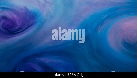 Dampfströmung. Tintenwirbel. Violett-blauer Kunstrauch, flüssiger Strom, Wirbel, Farbmischung. Schimmernder Wirbel aus Rauch, abstrakter Wasserunschärfebackground. Stockfoto