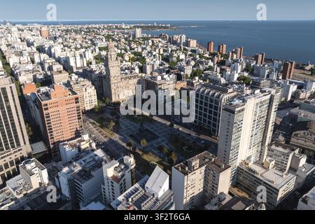Luftbild des Unabhängigkeitsplatzes in Montevideo, Uruguay Stockfoto