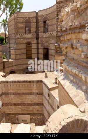 Die Überreste des Babylonturms in koptischem Kairo, antike römische Festung am Ostufer des Nildeltas. Stockfoto