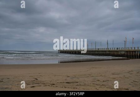 Durban Strandpromenade neuer Pier im Indischen Ozean Südafrika Stockfoto