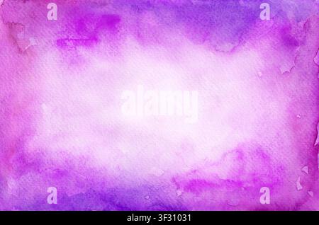 Lila, rosa, blaue Aquarellfarbtextur mit weichen Kanten und einem hellen Zentrum, Kopierplatz. Schafft einen natürlichen Rahmen-Effekt. Ideal als Hintergrund oder Bordüre für Einladungen, Karten, Web, Druck. Stockfoto