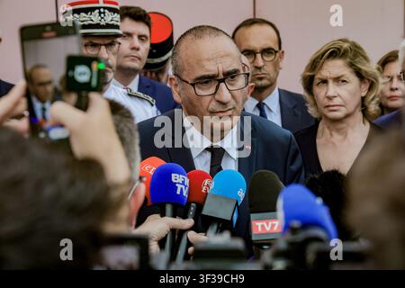 Bordeaux, Frankreich. 22. Juli 2026. © PHOTOPQR/SUD OUEST/GUILLAUME BONNAUD ; Bordeaux ; 22/07/2026 ; LE 22 JUILLET 2026/A BORDEAUX/LAURENT NUNEZ /LE MINISTRE DE INTERIEUR EN VISITE A LA CASERNE D'ORNANO SUITE AUX 2 POMPIERS DECEDES A MERIGNAC/ BORDEAUX/FRANCE JULY 22ND 2026. LAURENT NUNEZ/DER INNENMINISTER BESUCHT DIE FEUERWACHE ORNANO NACH DEM TODES ZWEIER FEUERLEUTE IN MÉRIGNAC BEI DER BEKÄMPFUNG EINES BRANDES. Credit: MAXPPP/Alamy Live News Stockfoto