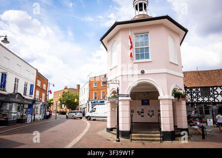 The Pepper Pot, das historische oktogonale Alte Rathaus von Godalming an der High Street, Surrey, heute Heimat des Stadtmuseums und Informationszentrums. Stockfoto