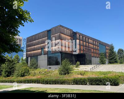 Außenansicht des Burke Museums für Naturgeschichte und Kultur auf dem Campus der University of Washington in Seattle, Washington. Nur für redaktionelle Nutzung. Stockfoto