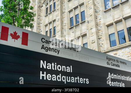 Schild vor dem Hauptsitz der Canada Revenue Agency (CRA) in Ottawa, Ontario, Kanada Stockfoto