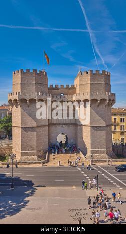 Historische Serranos-Türme in Valencia, Spanien, aus erhöhter Perspektive betrachtet. Valencia, Spanien - 31. Mai 2026. Stockfoto