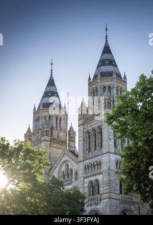 Natural History Museum oder Natural History Museum, erbaut 1860 im romanisch-byzantinischen Stil, South-Kensington, London, England, Großbritannien Stockfoto