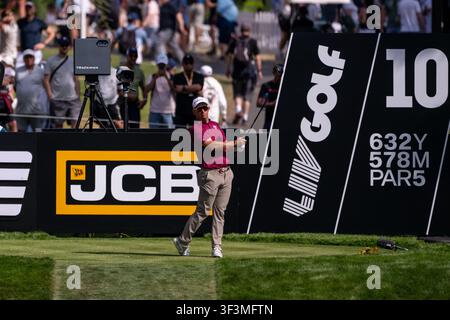 UTTOXETER, ENGLAND - 24. JULI: Lucas Herbert von Ripper GC spielt vom Abschlag auf Loch 10 am zweiten Tag von LIV Golf UK Präsentiert von JCB im JCB Golf & Country Club am 24. Juli 2026 in Uttoxeter. Credit: BGBImages/Alamy Live News Stockfoto