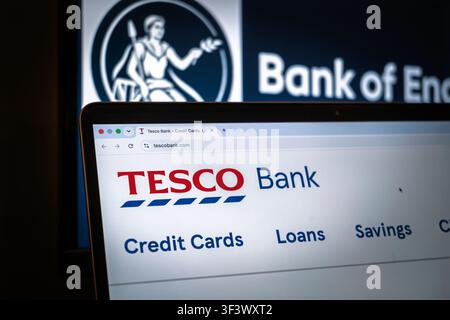 LONDON, UK - 12. JULI 2026: Logo der Tesco Bank auf ihrer Website. Tesco Finance ist eine britische Einzelhandelsbank, eine Marke für Einzelhandelsbanking. Stockfoto