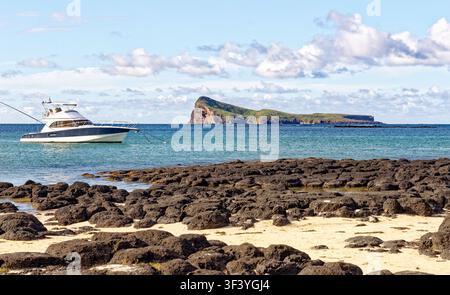 Wunderschöner Landschaftsbild der rauen vulkanischen Basaltküste bei Cap Malheureux, Mauritius - 12.11.2025 Stockfoto