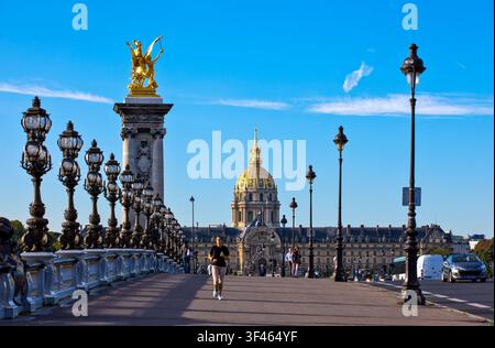 Frankreich Paris, L'Esplanade des Invalides von der Brücke Alexander III gesehen Stockfoto