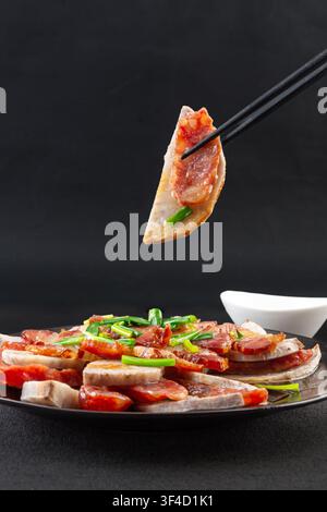 Gedämpfter Taro mit chinesischem Trockenfleischgericht Stockfoto