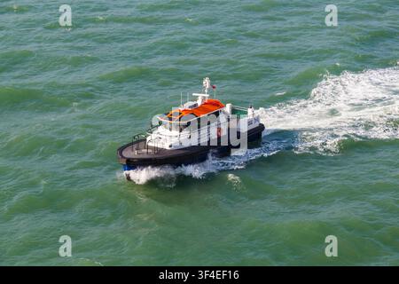 Dover Pilot Harbour Patrol Boot DHB Diligent in Dover, Kent, UK im Juni Stockfoto