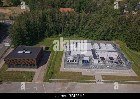 Nordborg, Dänemark – 12. Juli 2026: Luftbild des Danfoss Campus-Modul-Datenzentrums mit energieeffizienten Servermodulen für nachhaltiges Dis Stockfoto