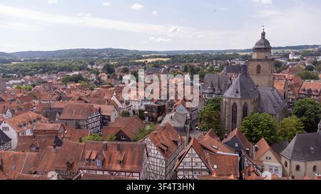 Luftbild von Alsfeld – Historische halbtimberte Stadt in Hessen, Deutschland, 4K Stockfoto