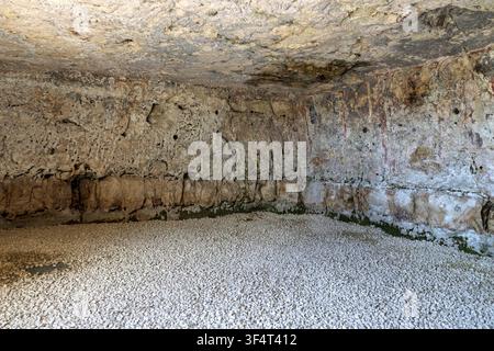 Felsenkirche San Nicola, Felsenkirche von San Nicola, Cava d'Ispica, Sizilien, Italien Stockfoto