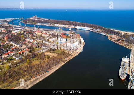 Luftaufnahme der Festung Wisloujscie in Danzig, einer historischen Verteidigungsfestung an der Mündung der Martwa Wisla, die den Eingang schützt Stockfoto