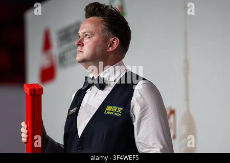 Shanghai, China. 30. Juli 2026. SHANGHAI, CHINA - 30. JULI: Shaun Murphy aus England schaut zu, bevor das Viertelfinalspiel gegen Wu Yize aus China am 4. Tag des WST Shanghai Masters 2026 im Luwan Indoor Stadium am 30. Juli 2026 in Shanghai, China stattfindet. (Foto von Qian Jun) Credit: Jun QIAN/Alamy Live News Stockfoto