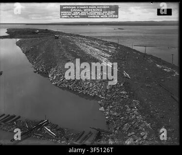 Eine allgemeine Ansicht von 1681 des Westanschlusses und des Depots, Blick nach Westen vom Hecklicht des Turms aus, während der Erweiterung des St. Marys Falls Kanals, ein Bauprojekt, das vom United States Army Corps of Engineers durchgeführt wurde. Stockfoto