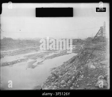 Eine Ansicht von 1680 des Neuen Schleusen und Kanals westlich der Brücke, Blick nach Osten vom Koffersperrdamm aus, während des Baus des St. Marys Falls Kanals und der Schleusen. Stockfoto