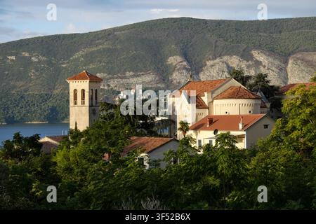 Kirche Saint Jerome in Herceg Novi an der Bucht von Kotor, Montenegro Stockfoto
