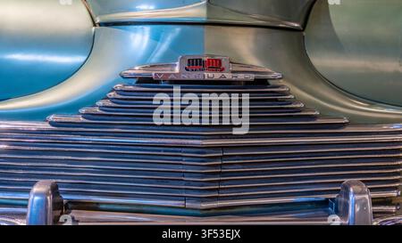 Brüssel, Belgien, 19. Juli 2026: Nahaufnahme des Grills eines Standard Vanguard, eines Autos, das von der Standard Motor Company in Coventry, England, hergestellt wurde Stockfoto