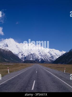 Neuseeland. Südinsel. Staatliche Straße nach Mount Cook (Aoraki). Stockfoto
