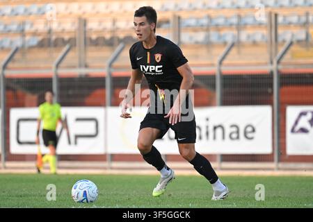 Frosinone, Lazio. 01. Aug., 2026. Pietro Beruatto von Benevento während des Freundschaftsspiels zwischen Frosinone und Benevento im Stadio Manlio Scopigno in Rieti, Italien, am 01. August 2026. Credit: massimo insabato/Alamy Live News Stockfoto