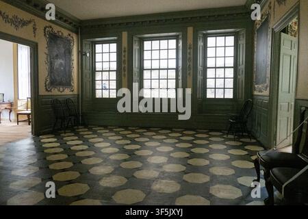 29. Juli 2026, Albany, New York, USA: Die Schuyler Mansion ist ein historisches Haus in der 32 Catherine Street in Albany, New York. Das Backsteinhaus ist heute ein Museum und ein offizielles National Historic Landmark. Die Schuyler Mansion war der Wohnsitz von Philip J. Schuyler, dem Major General des Unabhängigkeitskrieges, US-Senator, Agrarier und Geschäftsmann. Er und seine Frau, Catharine Van Rensselaer, stammten aus wohlhabenden und mächtigen niederländischen Familien. Zusammen zogen sie acht Kinder in diesem Haus auf. Das Haus wurde im georgianischen Stil erbaut, was Schuylers englische Vorlieben widerspiegelt, auf einer Klippe mit Blick auf den Hudson River. Ursprünglich si Stockfoto