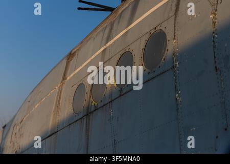 Belgrad, Serbien – 24. Januar 2020: Altes Flugzeug, das außerhalb des Luftfahrtmuseums in der Nähe des Nikola-Tesla-Flughafens in Belgrad, Serbien, ausgestellt ist. Stockfoto