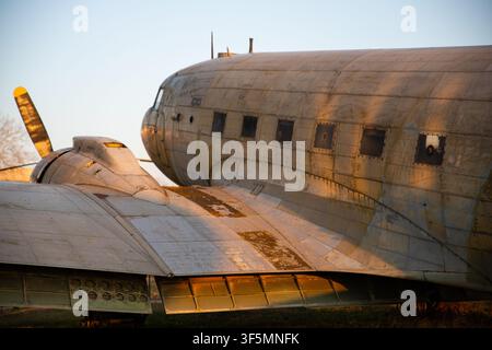 Belgrad, Serbien – 24. Januar 2020: Altes Flugzeug, das außerhalb des Luftfahrtmuseums in der Nähe des Nikola-Tesla-Flughafens in Belgrad, Serbien, ausgestellt ist. Stockfoto