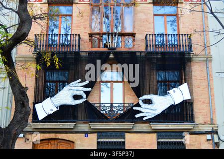 Außenansicht einer Wohnung in der Altstadt von Valencia Stockfoto