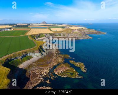 Luftaufnahme von einem Drohnen der Küste nahe North Berwick in East Lothian, Schottland, UK Stockfoto