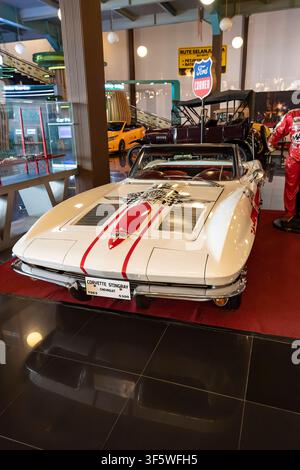 Chevrolet Corvette Stingray, Baujahr 1963, Auto, Oldtimer, Museum Angkut, Batu, Malang, Java, Indonesien mcpins *** 1963 Chevrolet Corvette Sting Stockfoto