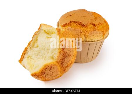 Frisch gebackene Reismehl-Schaum Muffins kühlen auf einem Drahtgestell Stockfoto