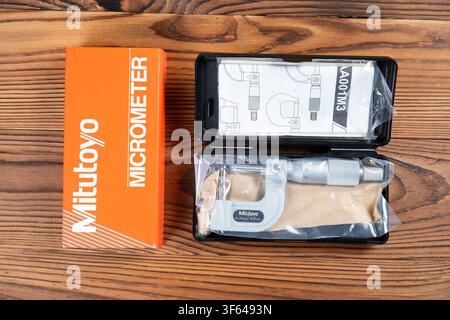 ZhongShan China-25. Mai 2026: Mitutoyo-Außenmikrometerset mit Originalverpackung. Stockfoto