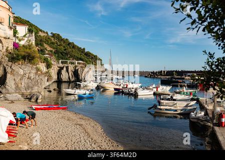 der kleine Hafen von Maratea Stockfoto, Basilikata, Italien Stockfoto