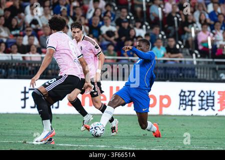 Hong Kong, China. 5. Aug., 2026. Nicolas Jackson #15 von Chelsea FC im Einsatz während des Hong Kong Football Festival Herbalgy Trophy zwischen Chelsea FC und Juventus im Kai Tak Stadium in Hong Kong am 5. August 2026. (Credit Image: © Ka Lok Ng/ZUMA Press Wire) NUR FÜR REDAKTIONELLE VERWENDUNG! Nicht für kommerzielle VERWENDUNG! Stockfoto
