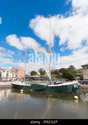 Die Snark, eine Nachbildung einer Thames-Segelbarge, die im Exeter Canal Basin, Devon, England, UK, vertäut ist Stockfoto