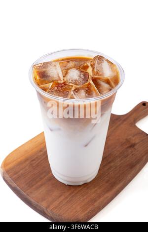 Eiskalter Kokosmilch-Kaffee-Latte mit Espresso und Eis Stockfoto