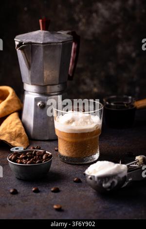 Kaffee Affogato mit Eiscreme und Espresso Stockfoto