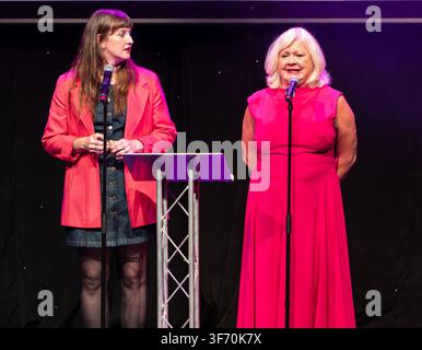 Katy und Karen Koren bei der Eröffnung des Gilded Ballon Edinburgh Festival Fringe 2026, Schottland, UK Stockfoto