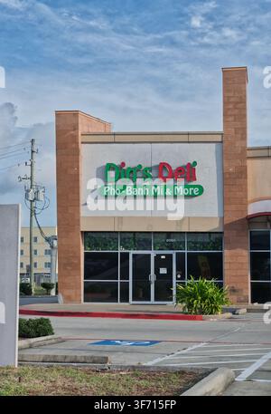 Houston, Texas USA 05-31-2026: Dins Deli vietnamesisches Restaurantgeschäftsfront exterior. Stockfoto