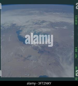 Das Aralsee, wie es aus dem Weltraum gesehen wird, in einem Erdbeobachtungsbild, das während der STS-100-Mission des Space-Shuttle-Programms aufgenommen wurde. Stockfoto