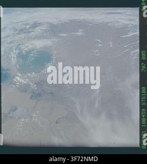 Das Aralsee, wie es aus dem Weltraum gesehen wird, in einem Erdbeobachtungsbild, das während der STS-100-Mission des Space-Shuttle-Programms aufgenommen wurde. Stockfoto